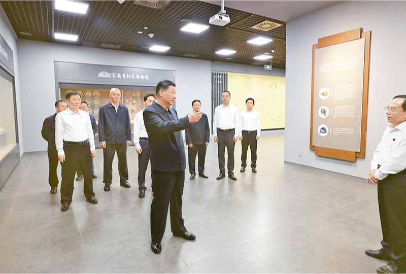 2024年9月10日，中共中央總書記、國家主席、中央軍委主席習近平在前往甘肅考察途中，來到陜西省寶雞市參觀寶雞青銅器博物院。 新華社記者 王曄/攝